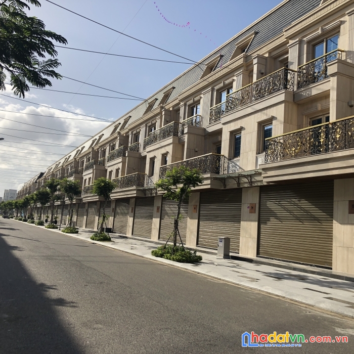 Bán lổ giá so với thị trường nhà gần sông hàn, mặt tiền 
thoáng mát giá 3 tỷ 65 lh 0765083579.