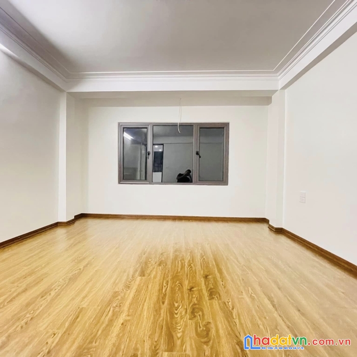 Chính chủ bán phố lạc long quân, cầu giấy diện tích 42m2 giá 4.98 tỷ có thương lượng
