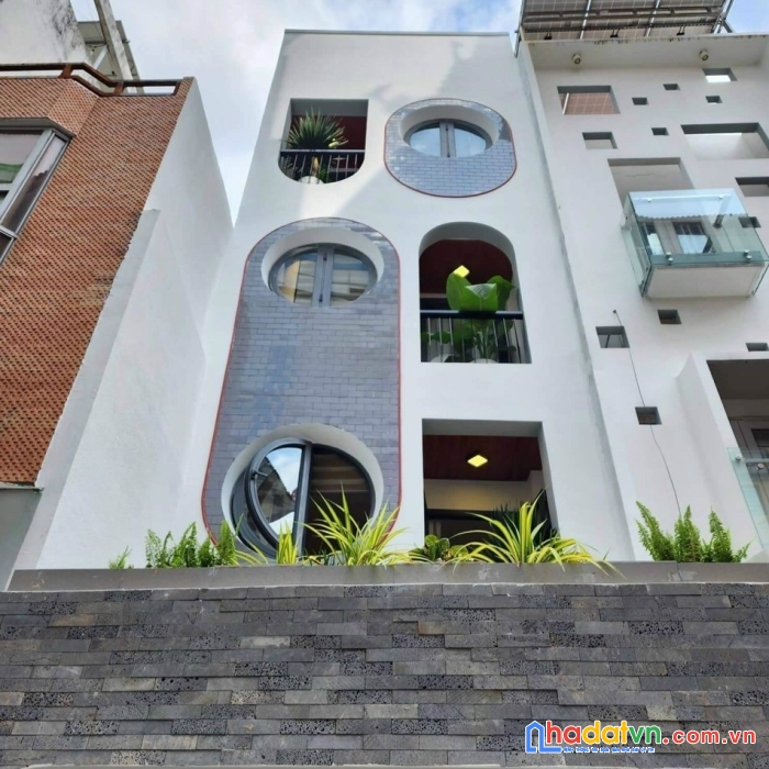 Nhà siêu đẹp khu trần văn đang,q.3, dt nở hậu 4,5x21m kc 4 tầng+st tn 1 tỷ/năm 21 tỷ tl o934056887