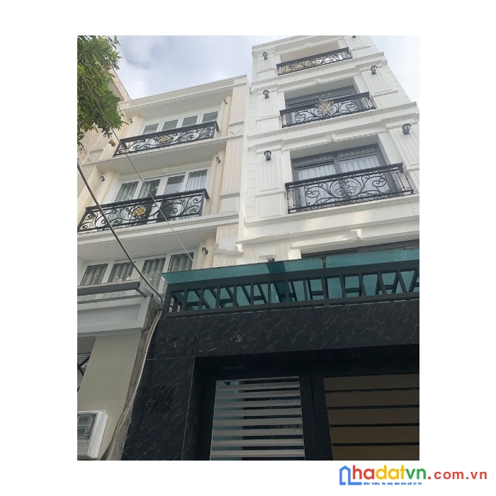 Hẻm 521 cách mạng tháng 8. dt: 4 x11m. 4 lầu. 7.4  tỷ tl