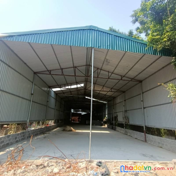 Cho thuê nhà xưởng 500m2 mặt đường quốc lộ 1a, giao thông vô cùng thuận tiện