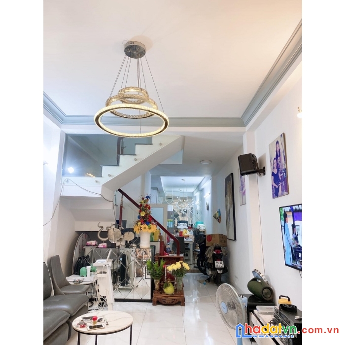 Bán nhà đường cách mạng tháng tám quận 10, hẻm xe tải thông.