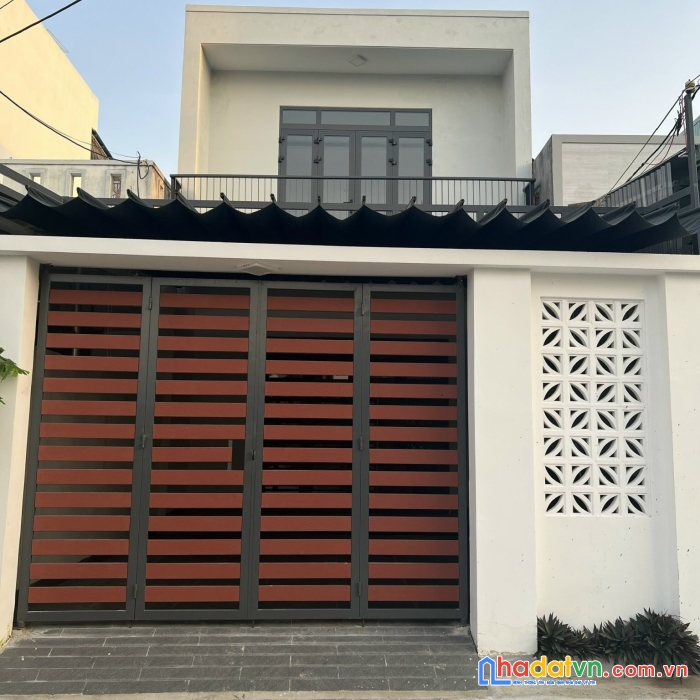 *nhà giá rẻ kiên cố kiệt bê tông 5.5m *