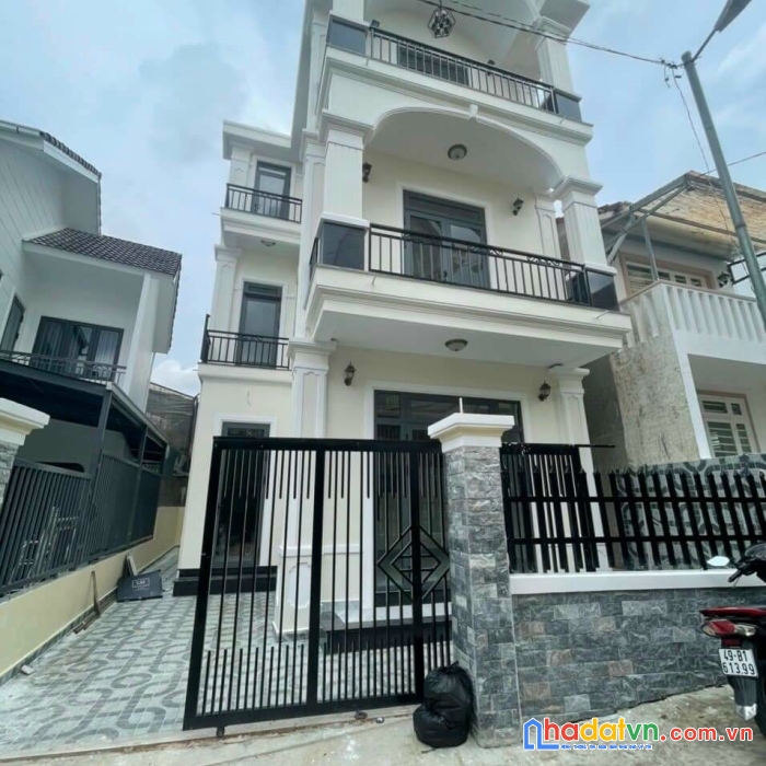 Cần bán gấp căn nhà mới hoàn thiện trên đường lữ gia, phường 9, tp. đà lạt, giá 9,1 tỷ
