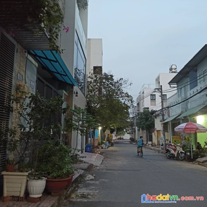 Không có căn thứ 2 - mặt tiền đường số 18 - 63m2 - linh trung - nhỉnh 2 tỷ bớt lộc