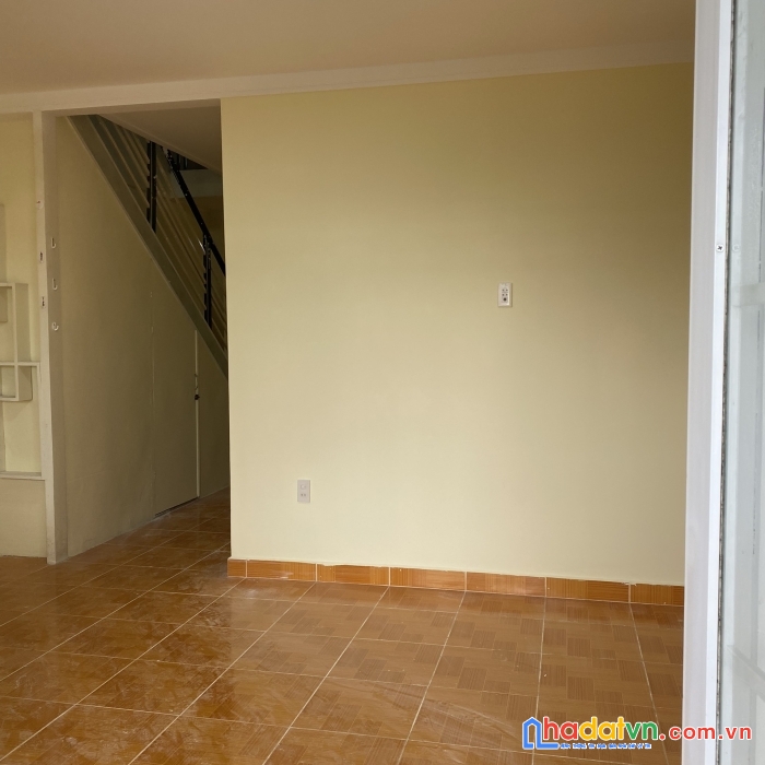 Cần bán gấp nhà sổ riêng xd hẻm bê tông ô tô đường ngô thì nhậm, p4, đà lạt