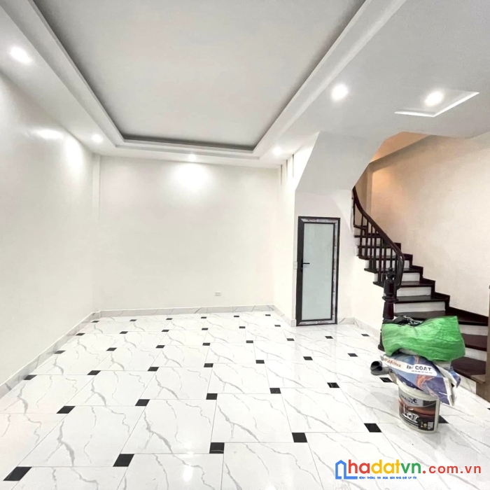 Bán nhà ngõ 1194 đường láng, đống đa. dt 43m2. mt 5.6m. nhỉnh 4 tỷ