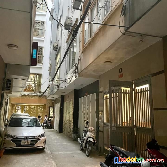 Bán nhà xuân đỉnh 50m2 nhà dân xây 6 tầng, mặt tiền 4.2 m, giá 6.05 tỷ, ô tô vào nhà.