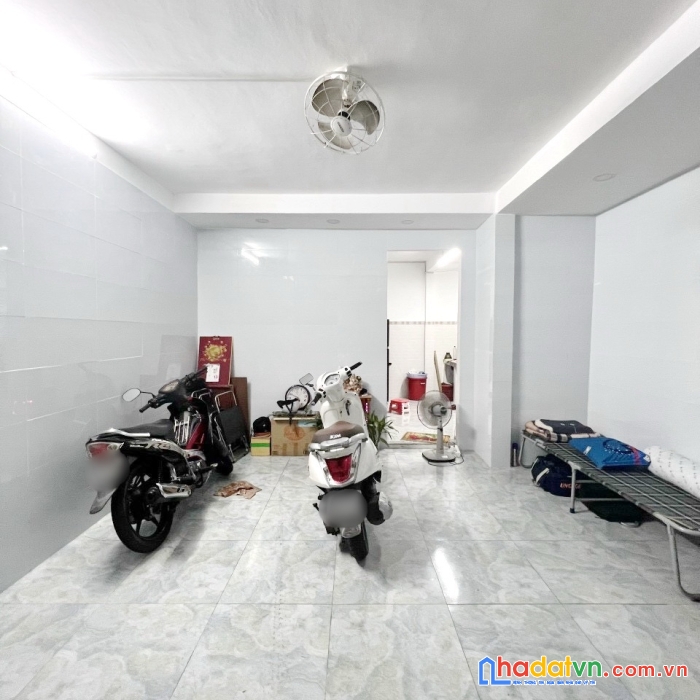 Căn góc đường võ trứ p9q8. trệt,2 lầu. giá 4,38 tỷ tl
