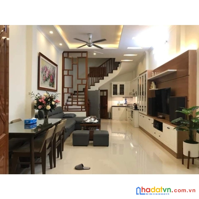 Duy nhất 1 căn-nhà đẹp ba đình-20m oto-ngõ thông ba gác tránh-40m2 chỉ 4,7tỷ. 
