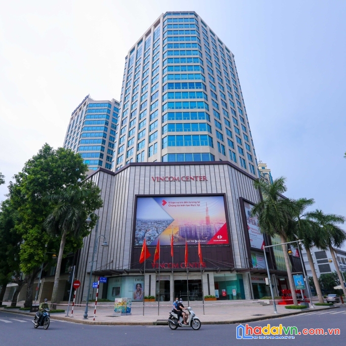 Mặt phóp hai bà trưng - đối diện vincom bà triệu - 230m2 x 4 tầng mặt tiền 10m giá 203 tỷ