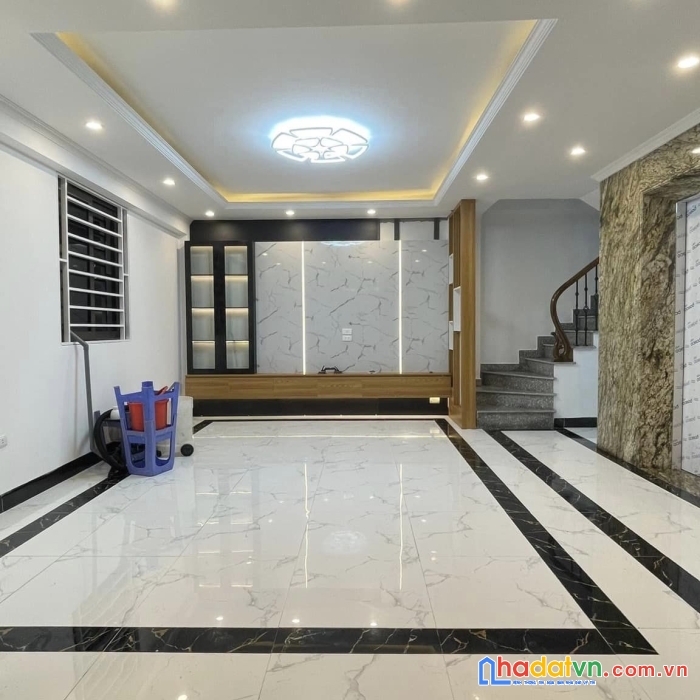 Sos nhà đẹp long lanh lô góc thoáng rộng thang máy gần phố 45m 6 tầng phố lê trọng tấn q hoàng mai
