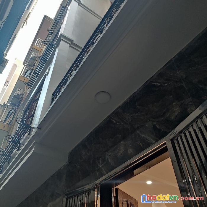 Bán nhà phố nguyễn khánh toàn quận cầu giấy  ôtô đỗ cổng - ngõ nông,thông tứ phía - 07 ngủ - vừa ở