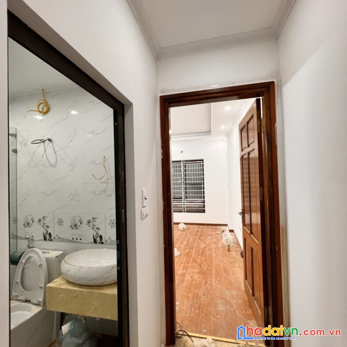 Nhà đẹp, ở luôn, ô tô đỗ cổng. khương trung thanh xuân. 35mx5t. giá 3,95 tỷ