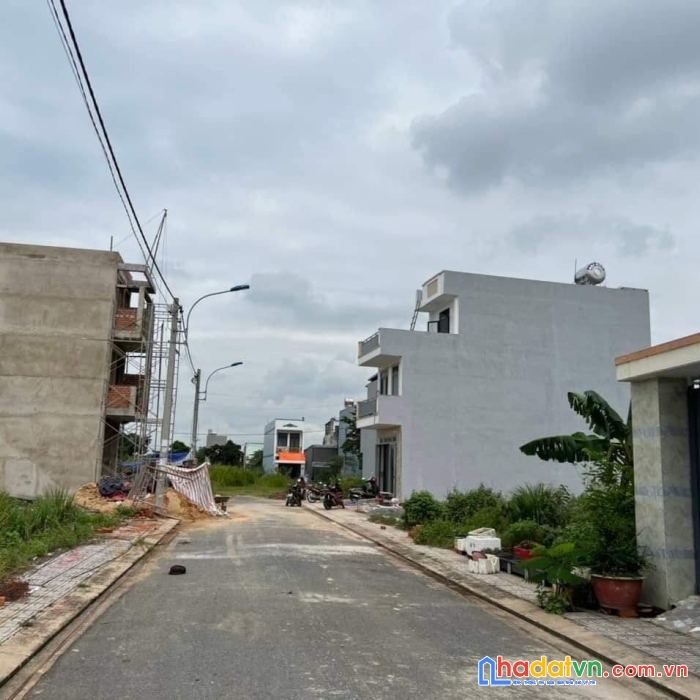 Trung tâm long phước - quận 9 - 74m2 - đường nhựa - nhỉnh 2 tỷ.