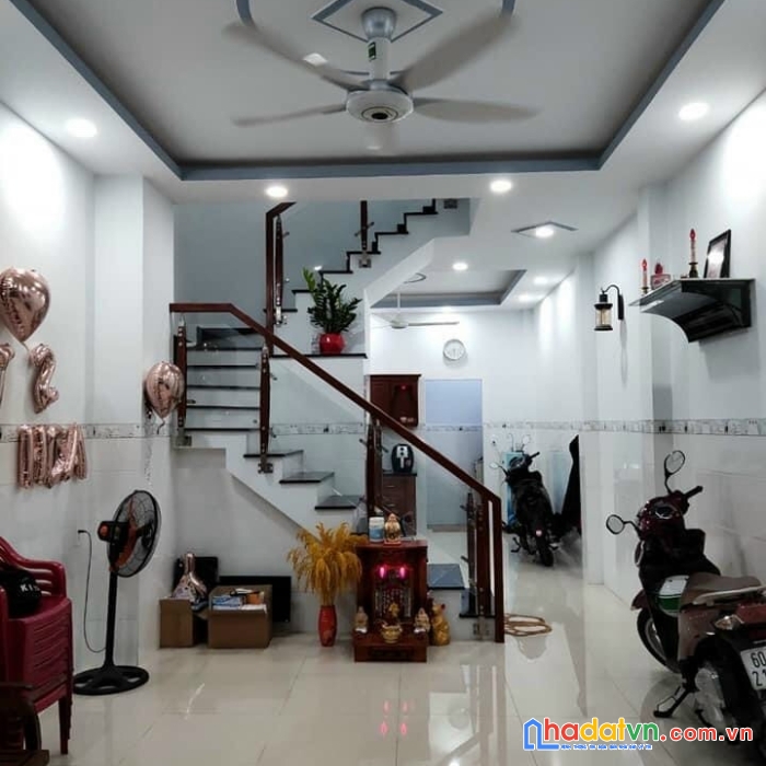 Bán nhà lê văn qưới vị trí víp 42m2 hxt 2 tầng giá 3tyxx