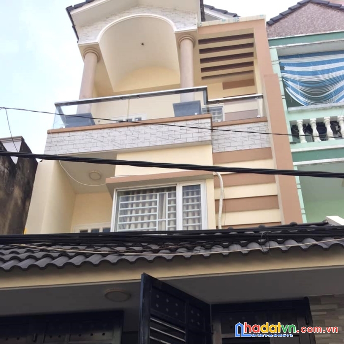 H203bt - ngã tư bốn xã - 60m2 - 3 tầng - sổ vuông - xe hơi ngủ trong nhà.