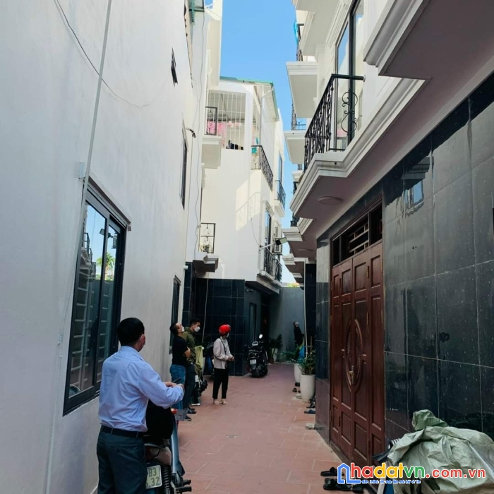 Bán nhà 3 tầng cách đại lộ thăng long 7km