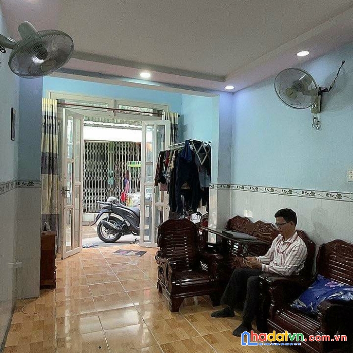 Bán nhà lê văn qưới 32m2 hxh 2 tầng giá 2tyxx