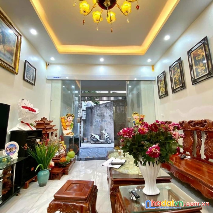 Bán nhà phường phúc lợi, hàng xóm vinhoms, ô tô 7 chỗ đỗ cổng, 34m2, 5 tầng, nhỉnh 2,8 tỷ.