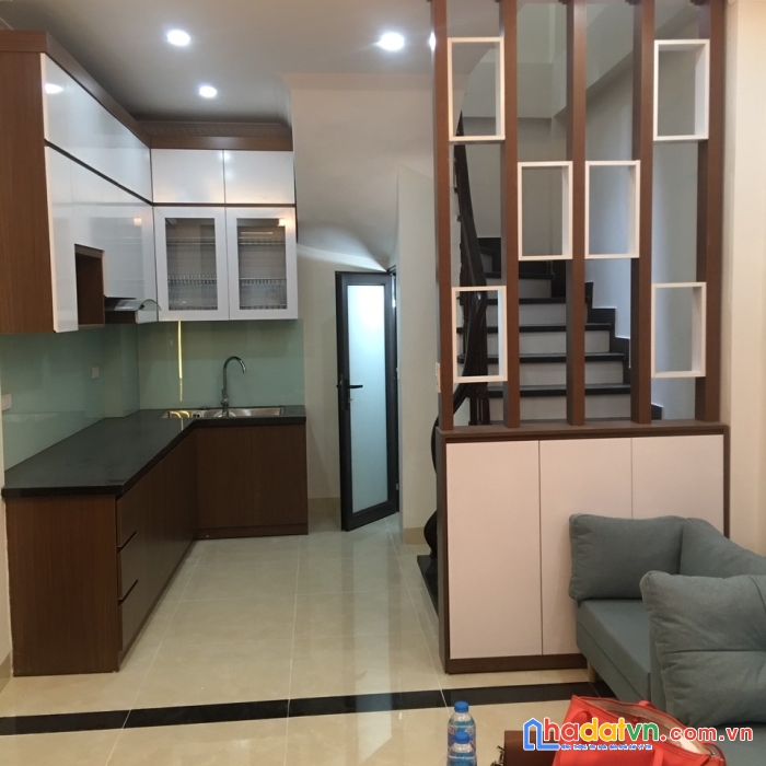 Nhà mới 3 phòng ngủ phố đội cấn dt 41m2 5t 4.1mmt gần phố oto giá nhỉnh 4 tỷ lh 0799198898