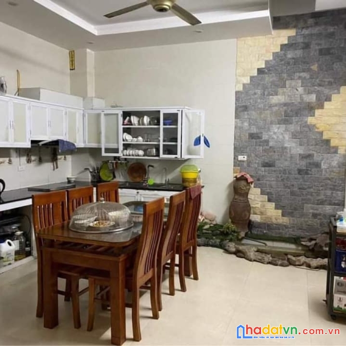 Hiếm lắm mới có! chùa láng, nhà đẹp ở luôn, ba gác tránh, gần ô tô, 30mx5t chỉ 3.25 tỷ.