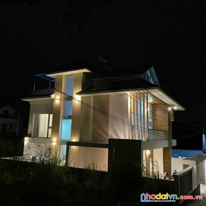 Cần bán gấp căn biệt thự nghỉ dưỡng ở nam hồ, phường 11, tp. đà lạt, giá 12,9 tỷ