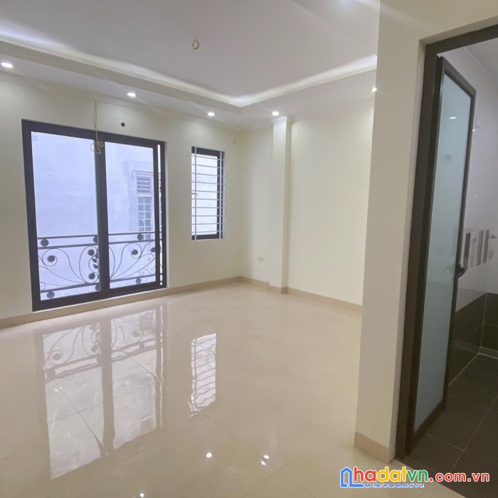 Đập hộp nhà mới rẻ nhất di trạch, hoài đức 32m 5 tầng 2,x tỷ