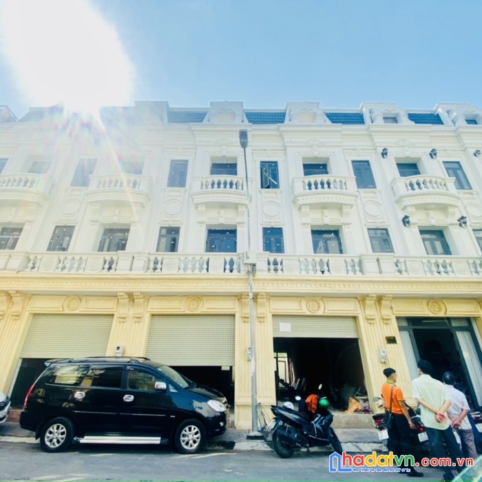 Bán nhà như hình mặt tiền tô hiệu hòa bình tân phú