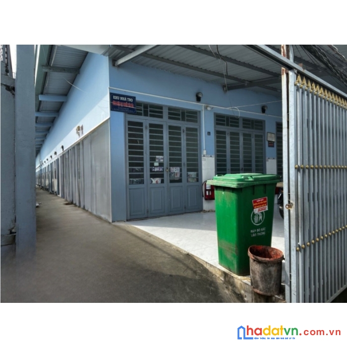 Cần bán nhanh khu nhà cho thuê cao cấp tại : bến lức - long an (xây dựng rất chắc chắn, vô cùng