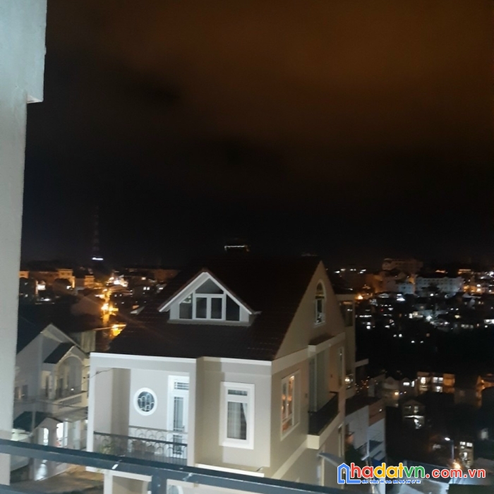 Giảm 800 triệu bán gấp nhà đường ôtô 3 phòng ngủ 100m2