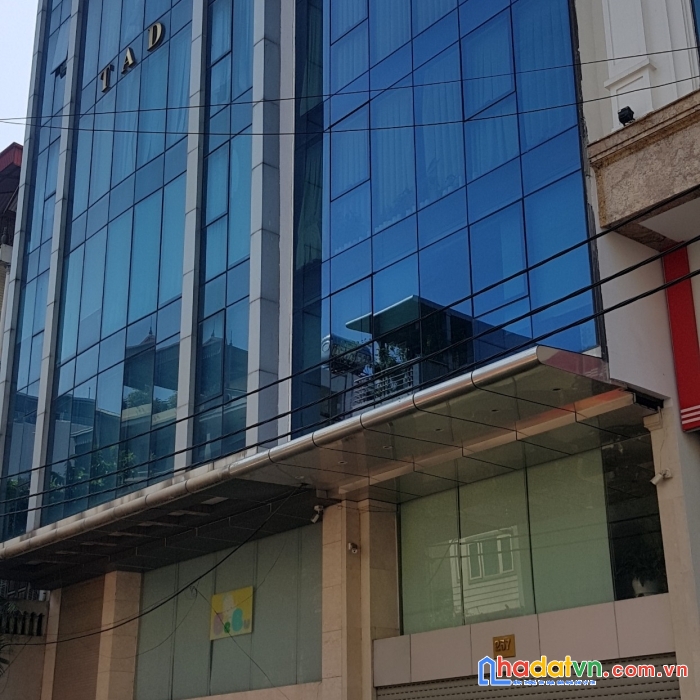 Bán nhà 10 tầng 2 thang máy mặt phố lê văn lương trung hòa 120 tỷ.