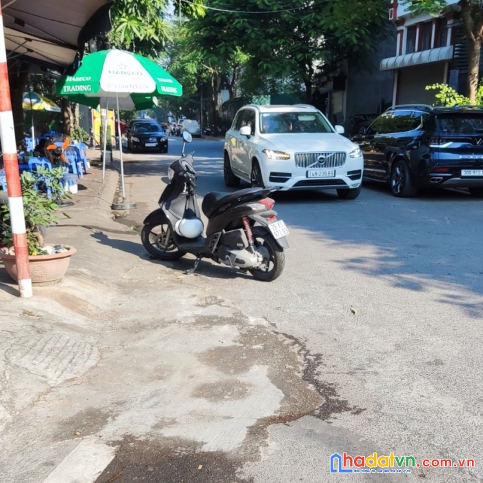 Cực hiếm !bán nhà việt hưng 5 tầng lô góc phân lô ô tô đỗ chỉ 3.6 tỷ . lh ngay e tâm  chuyên lô góc