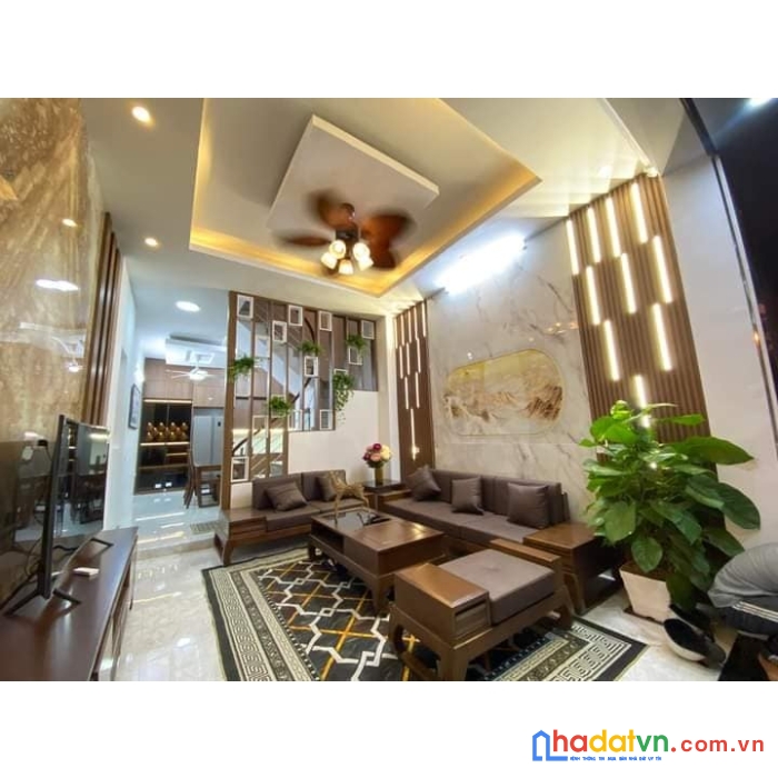 Nguyễn chí thanh _ ảnh thật_ hàng xóm vincom_2 mặt ngõ thông_ 20m oto_ 40m_4,5 tỷ