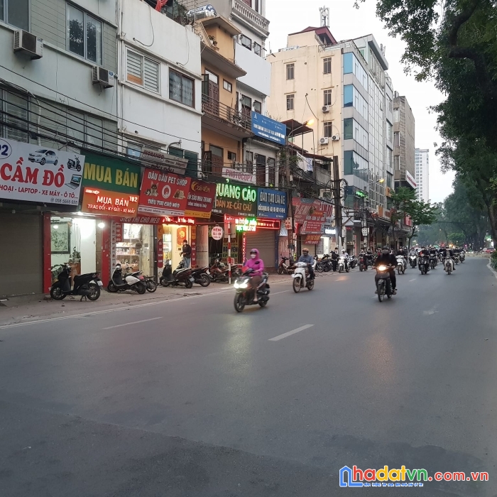 Nhỉnh 5 tỷ, mặt phố tây sơn, vỉa hè rộng, gần ngã tư sở, kinh doanh vô địch