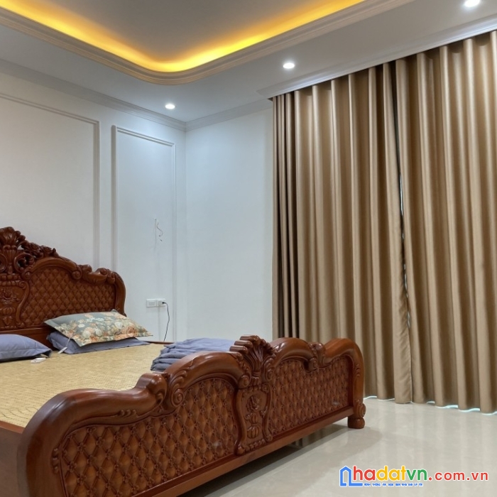 Bán nhà mạt phố ngọc thuỵ 88m 5t mt7  11 tỷ gần khu dân chí cao