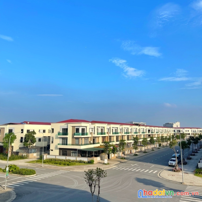 Chính chủ cần bán shophouse phố ẩm thực, đường rộng 26m, gần công viên và trường học