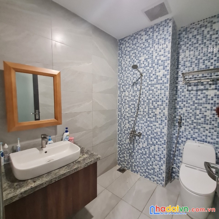Chính chủ bán nhà mặt phố cực đẹp ngay đường ấp 4 - tân bửu - bến lức - long an - tiện kinh doanh