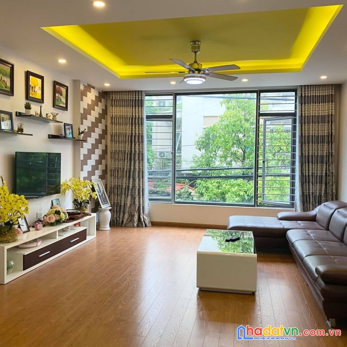 Bán nhà ngõ 281 trương định 28m2 sổ đỏ chính chủ 5 tầng 3 ngủ 2,35 tỷ