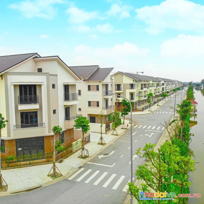 Kdt centa city bán nhà 3 tầng view sông thoáng mát,diện tích 90m2 mới 100% giá chỉ hơn 70tr/m2