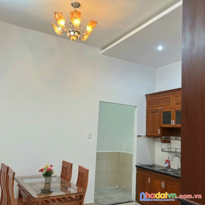 Nhà bán, sẹc 4m, trần quốc hoàn, 4.1 x 12m, 2 lầu, 4pn, tân bình