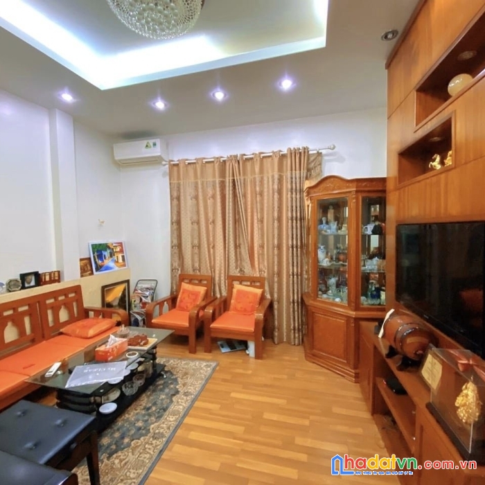 Phân lô nguyễn chí thanh -  mặt ngõ - gần phố - ô tô – kd mọi loại hình – mt4,2m - 7tỷ950.