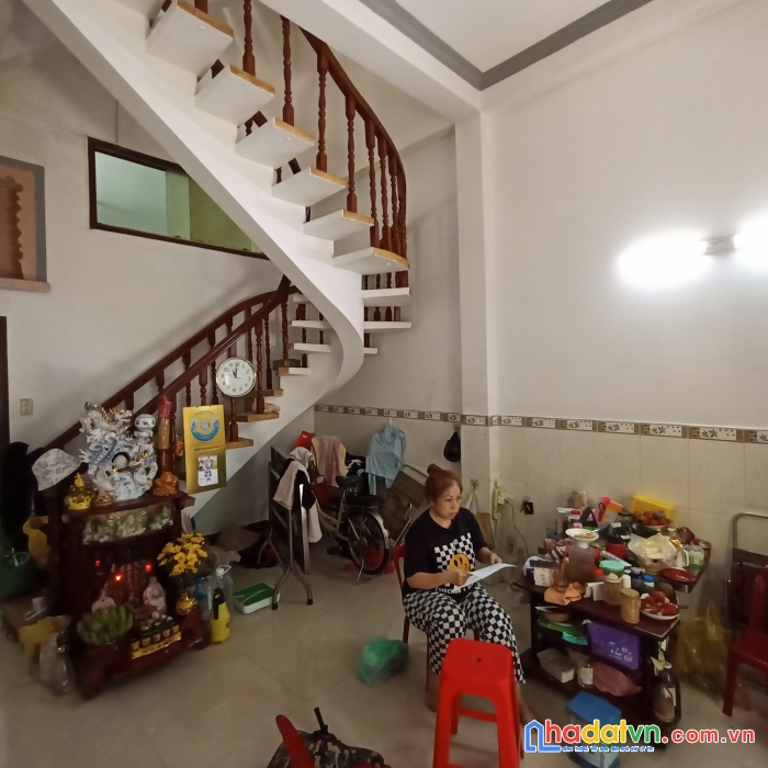 Bán gấp nhà hxh đường nguyễn đình chiểu rất thuận tiện kinh doanh