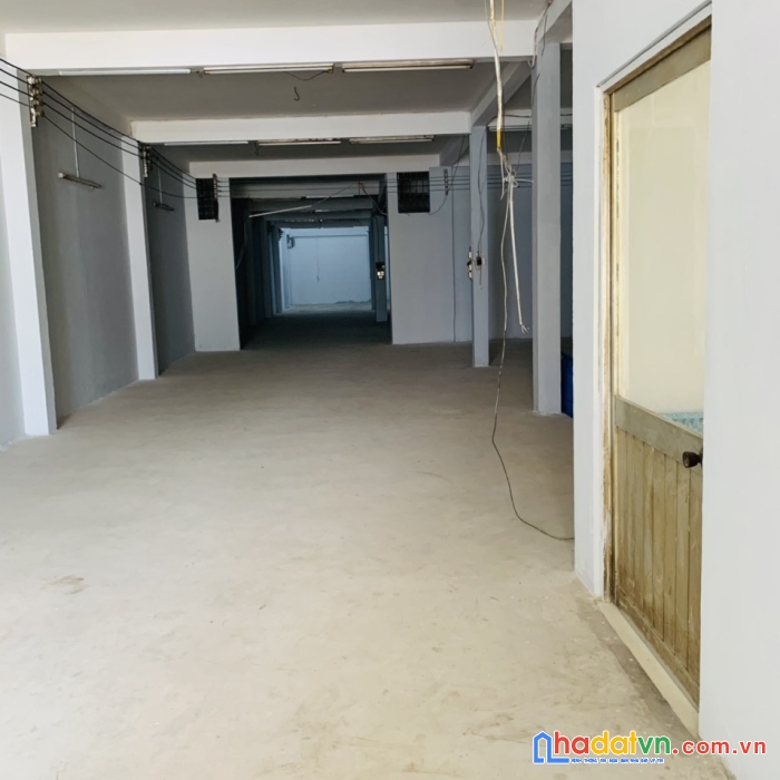 Nhà cho thuê nguyên căn mặt tiền đường phan anh