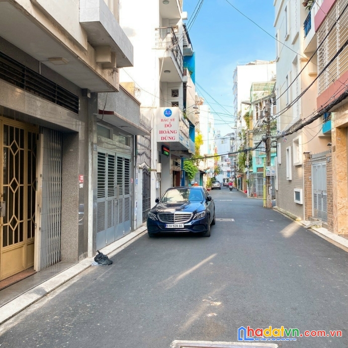 Bán nhà 2mt hxh phan văn trị, p5, gv đối diện emart. dt: 4x14, 56m2, 5 tầng mới. giá: 10,7 tỷ tl
