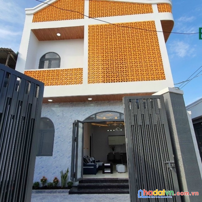 Bán nhà lầu lô góc 2 mặt tiền p.tân phong, sân oto đường oto thông chỉ 3ty950