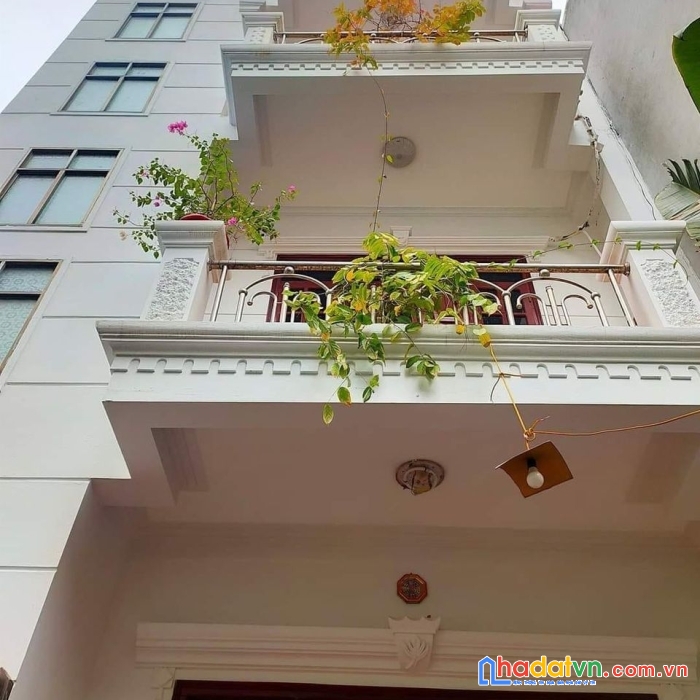 Bán nhà định công rộng , đẹp,