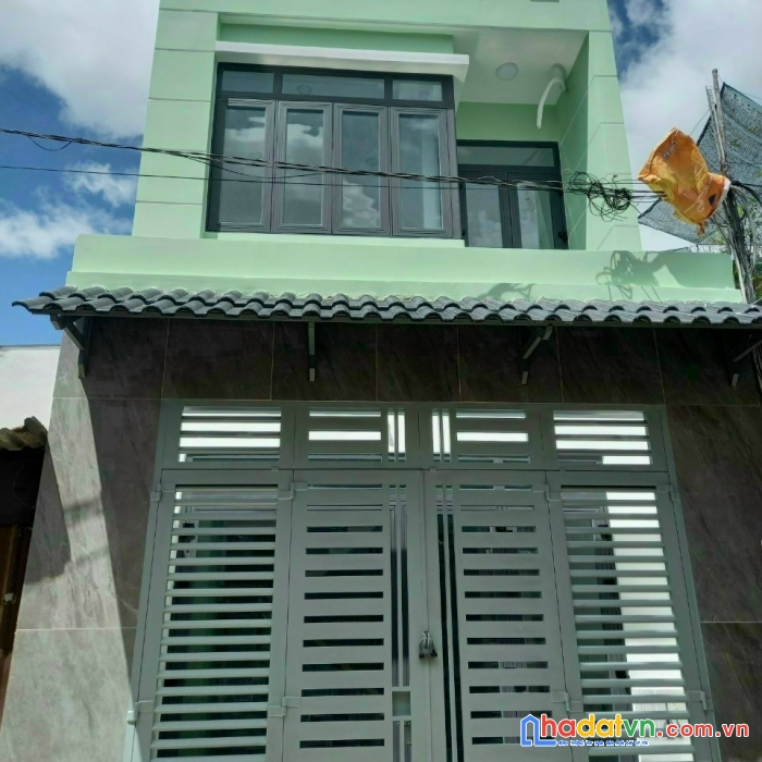 Bán nhà đất mới bình tân 37m2 hẻm xe hơi thông 2 tầng giá chỉ 2 tỷ xx