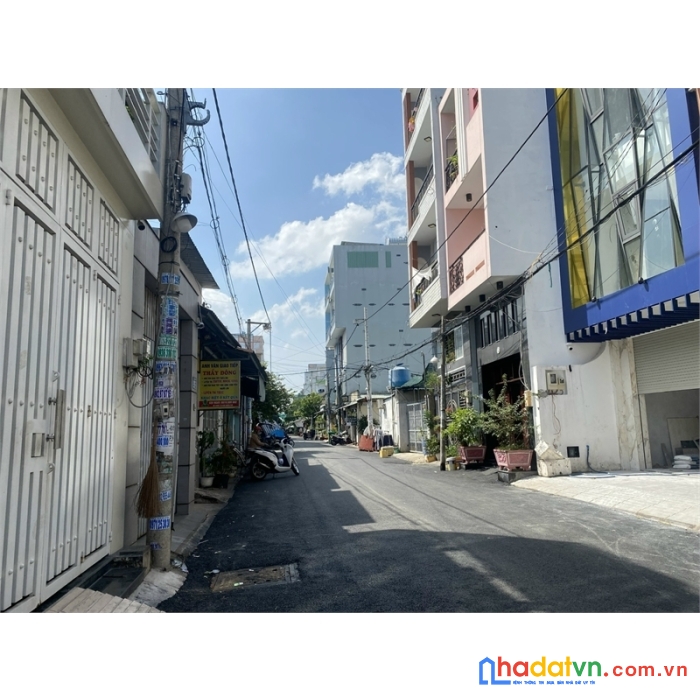 Bán nhà ngang 5m, 4 tầng, hương lộ 2, 89 m2, oto vào nhà