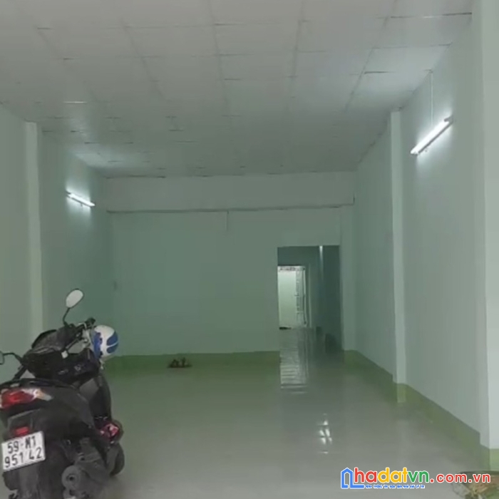 Mặt tiền đường trần quang cơ. tân phú.